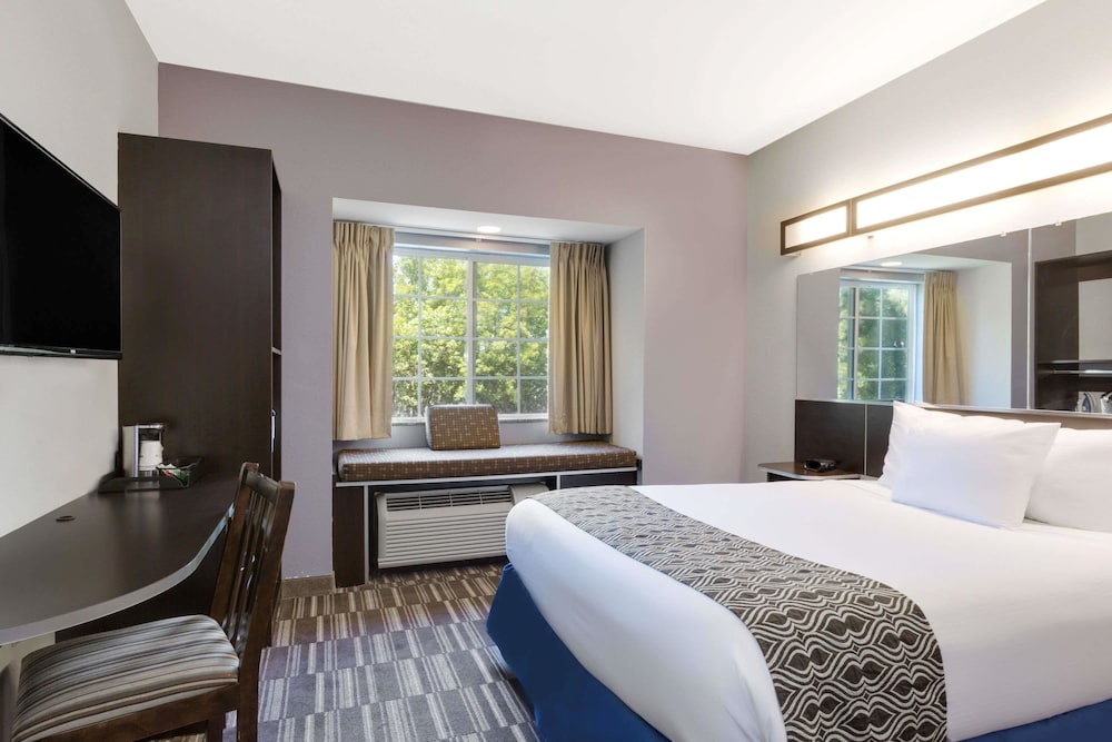 Microtel Inn & Suites Tuscaloosa Near University 8/30