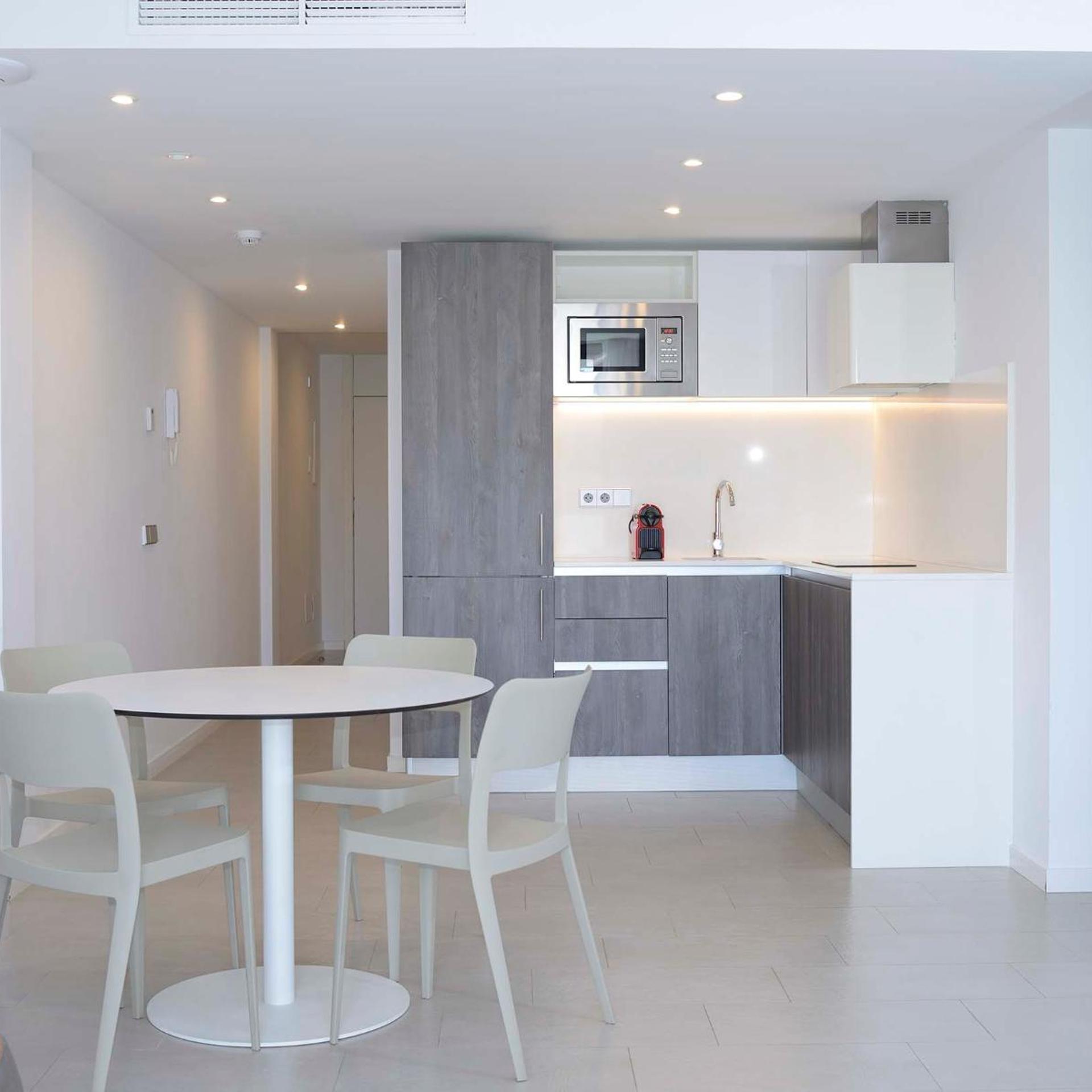 Apartamentos B-Llobet Sun & Confort 8/50