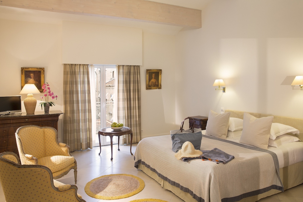 4 BEDROOMS, DELUXE, PENTHOUSE