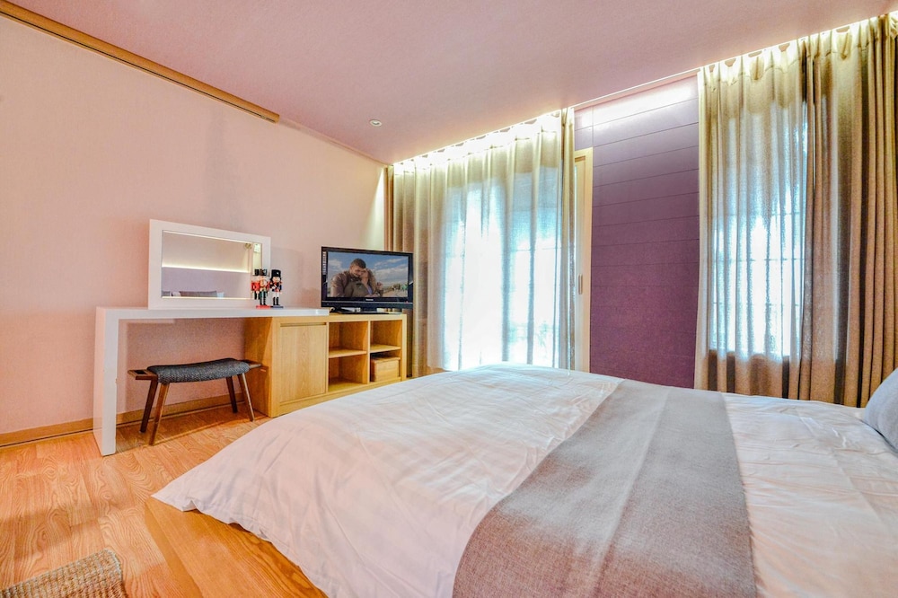 Tongyeong Mongdol House Pension 15/50