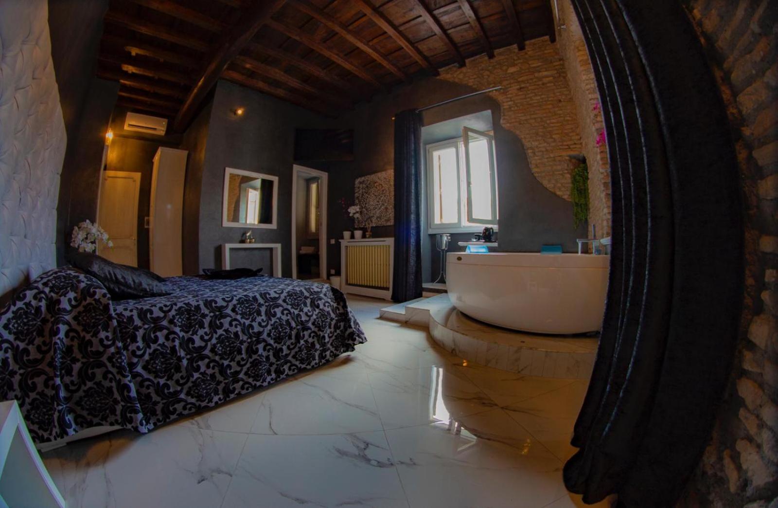 Rhome Luxury Suite 2/25