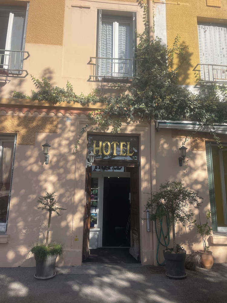 Adonis Digne Hotel particulier in DIGNE LES BAINS