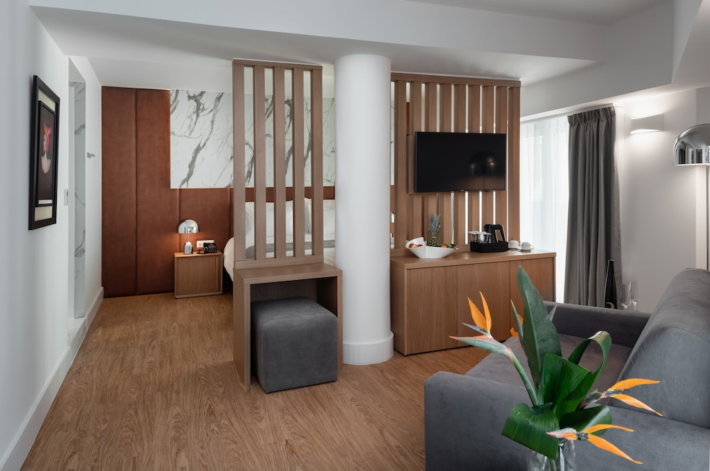 Elia Ermou Athens Hotel 32/50