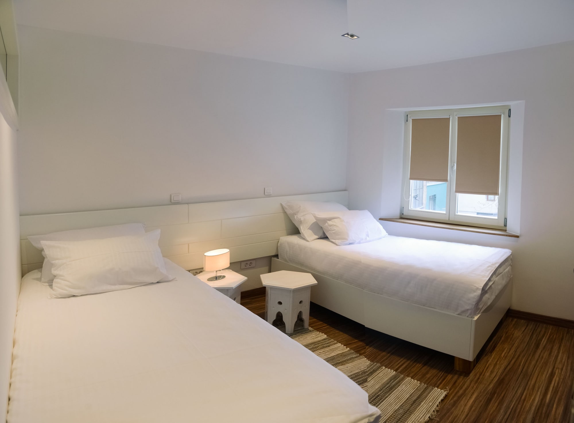 SUPERIOR, TWIN BEDS