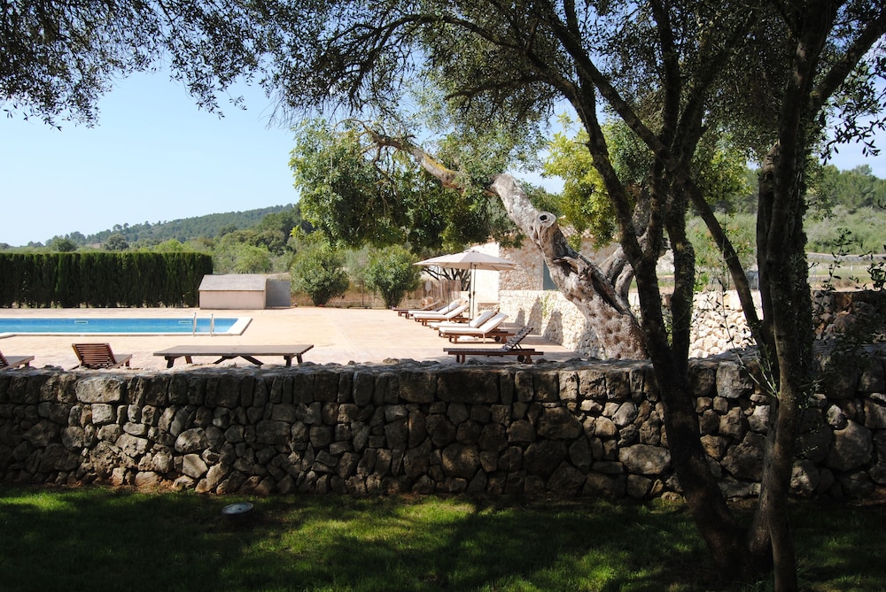 Hotel Rural Es Riquers 12/69