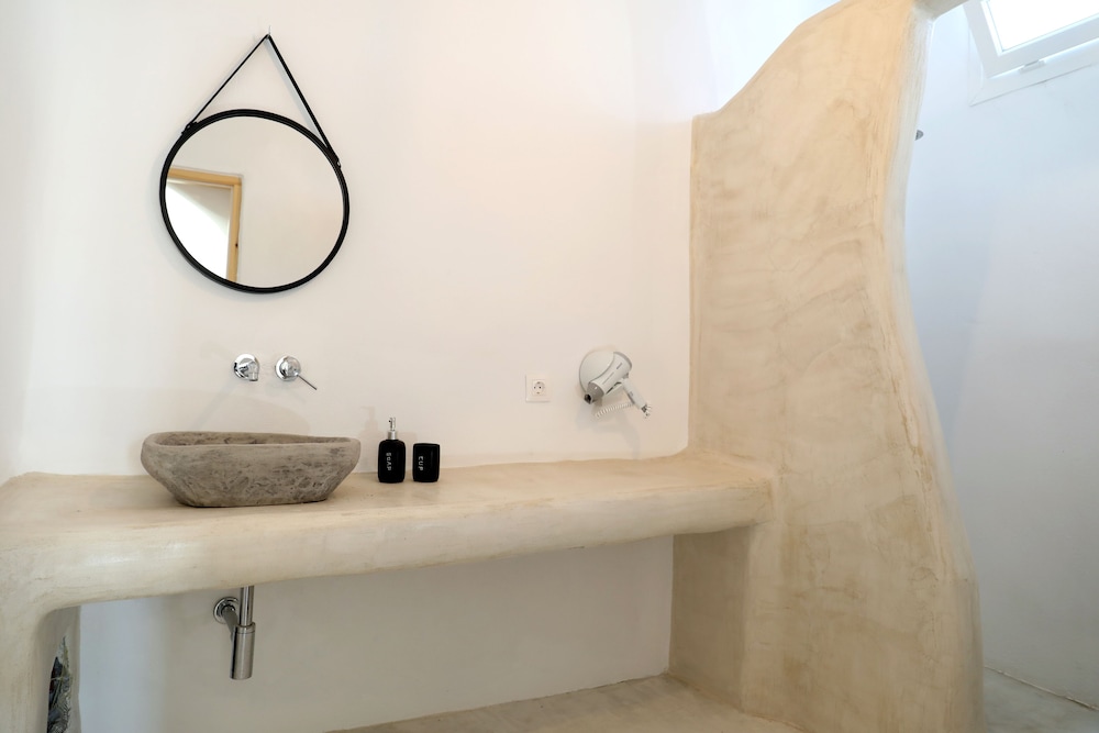 Irida Luxury Apartments 3/50