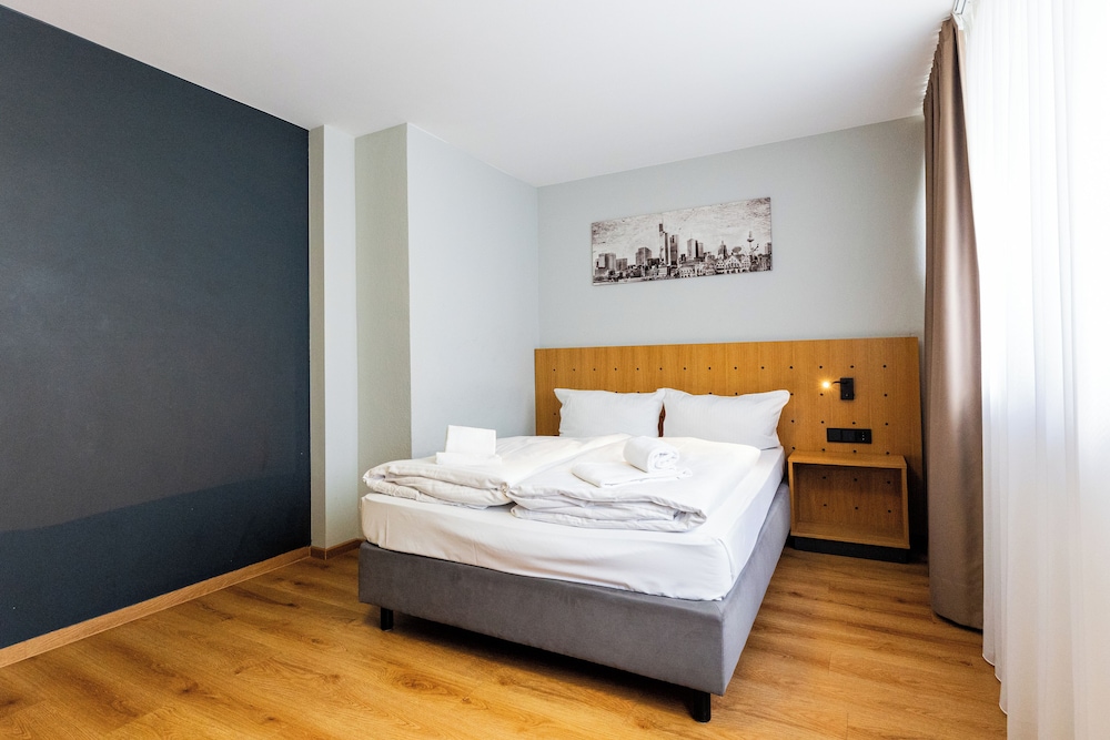 mk hotel frankfurt 23/65