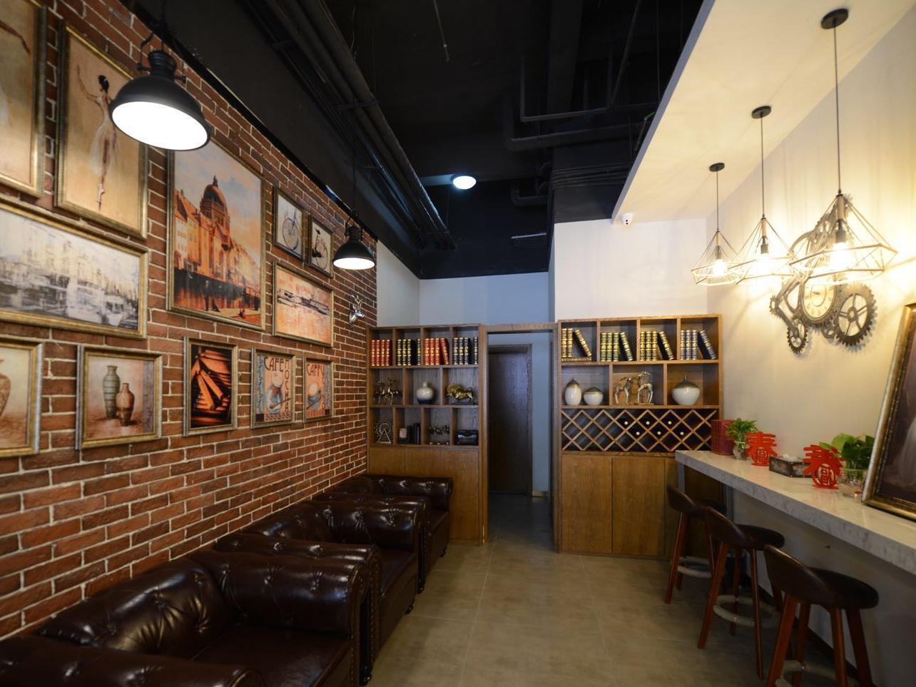 James Joyce Coffetel (Guangyuan Government Affairs Center Wanda Plaza) 22/26