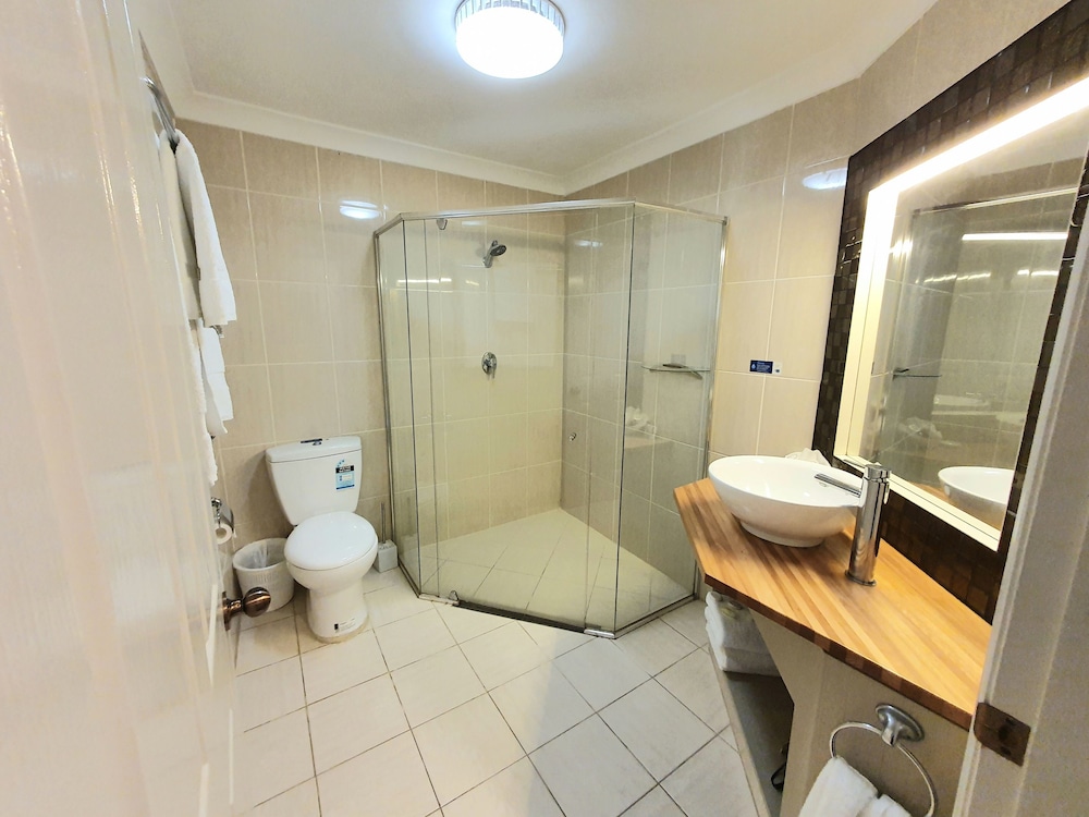 Mcnevins Tamworth 23/37