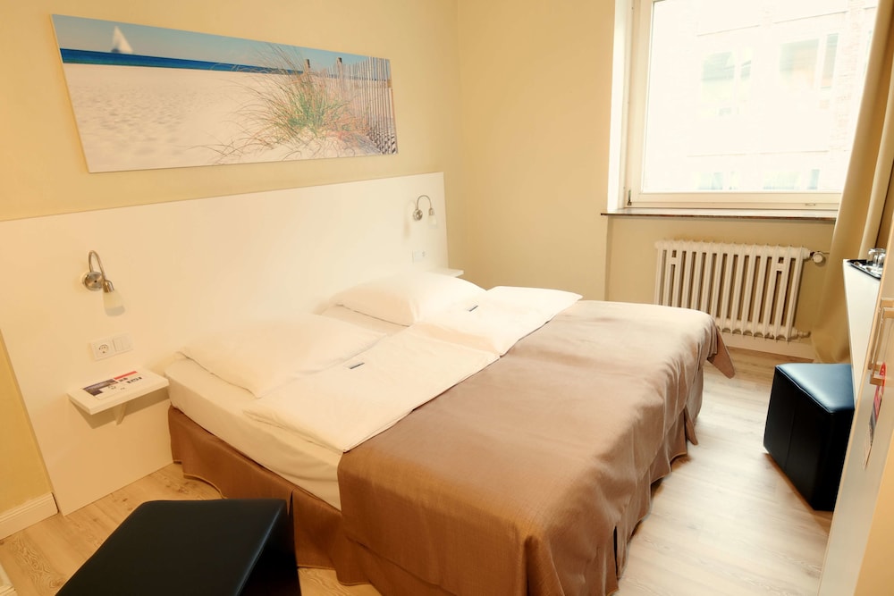Hotel Am Kieler Schloss Kiel By Premiere Classe 8/33