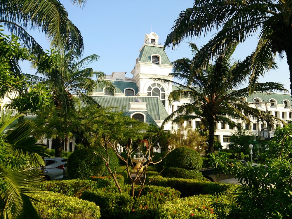 Camelot Hotel Pattaya 43/50