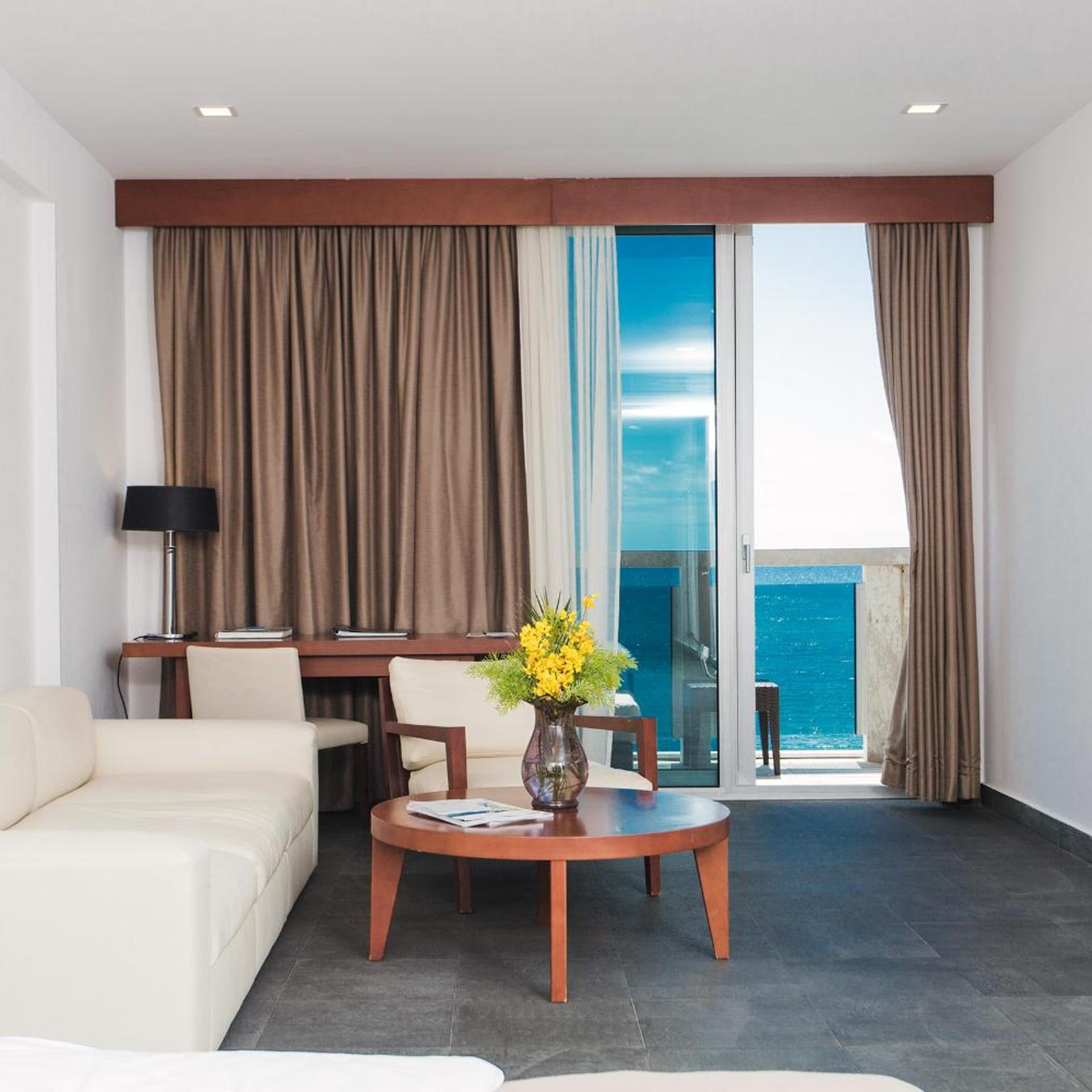 جناح تنفيذي بإطلالة على البحر، Avala Resort and Villas 8/10