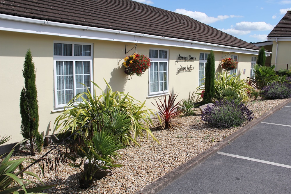 Exeter Court Hotel 62/66