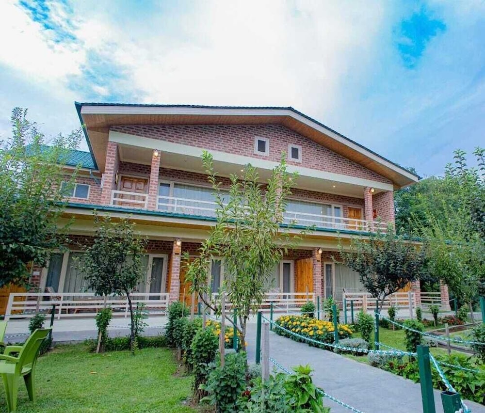 The Orchard Retreat & Spa Srinagar 2/50