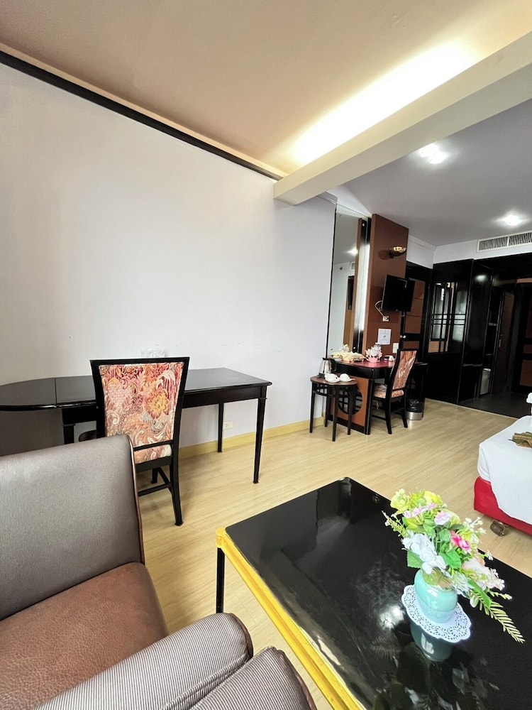 BP GRAND TOWER HOTEL 40/59