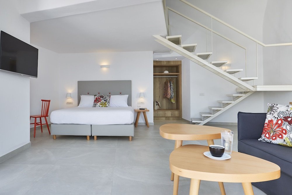 APERANTO SUITES 23/70