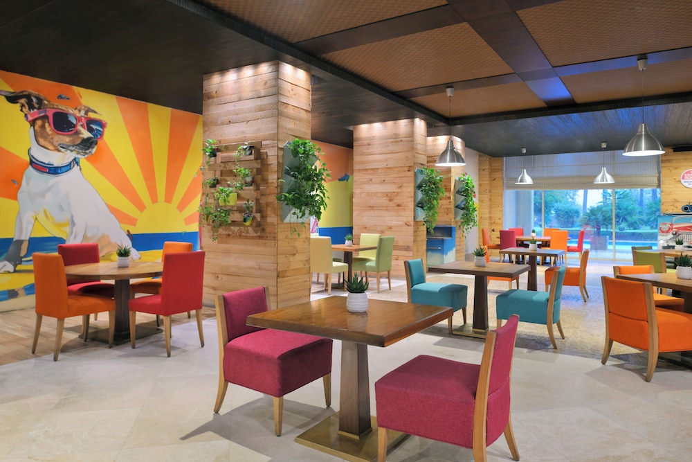 Grand Hyatt Doha Hotel and Villas 50/65