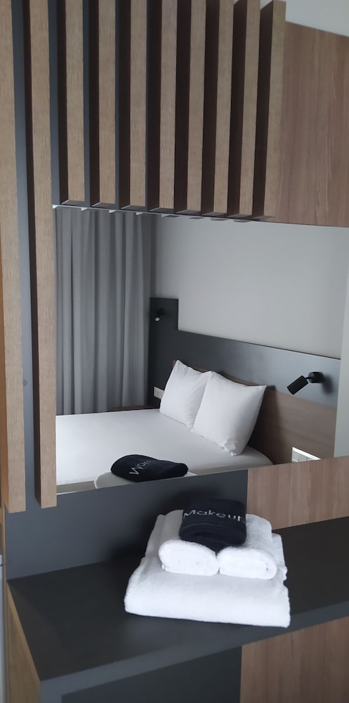 Elizabeth Queen Luxury Rooms 39/50