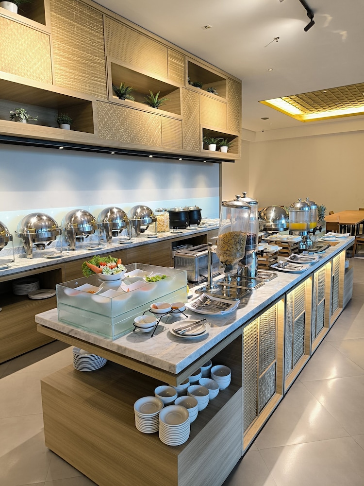 ILLIRA Lite Hotel Praya 51/59