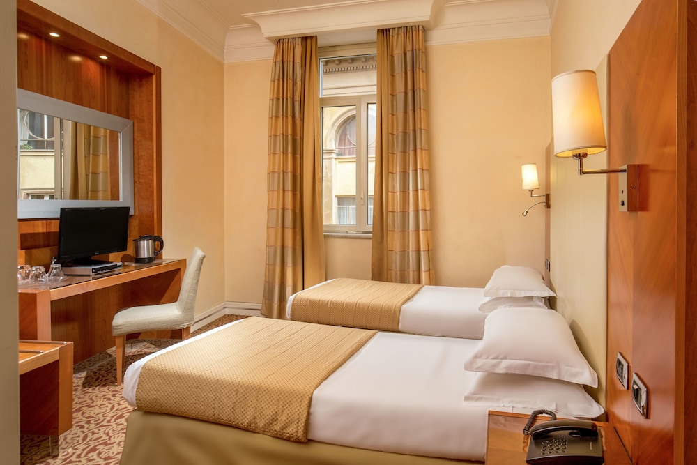 Suite Opera Rooms 9/35