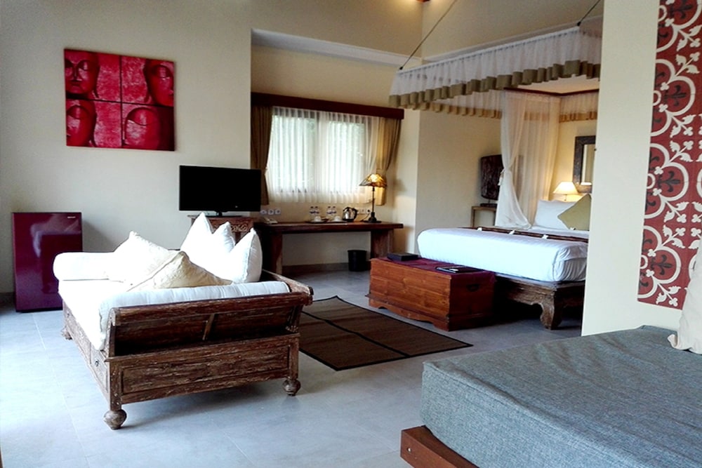 Villa Nirvana 24/81