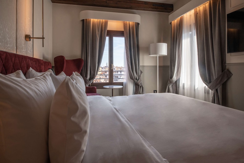 Radisson Collection Hotel, Palazzo Nani Venice 29/77