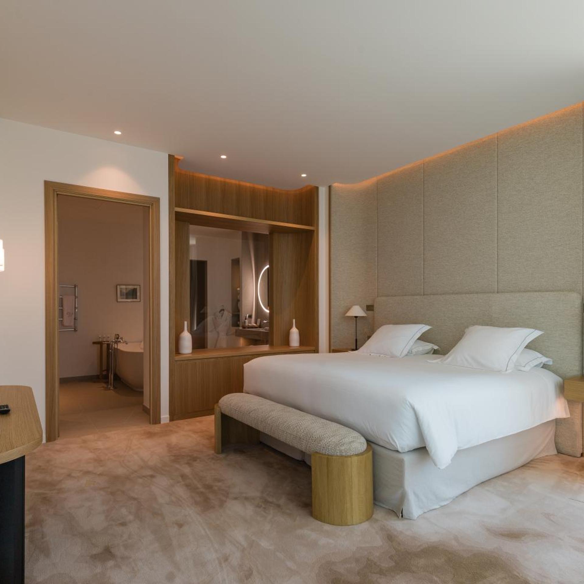 Privilege, Suite, Terrace, New Building