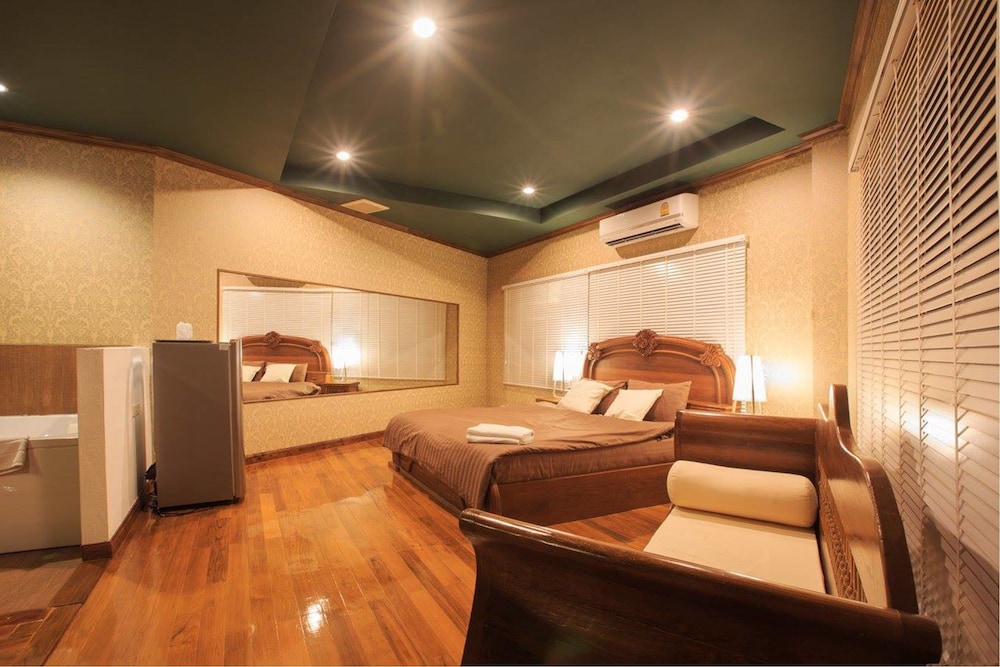 S48 Hotel 35/75