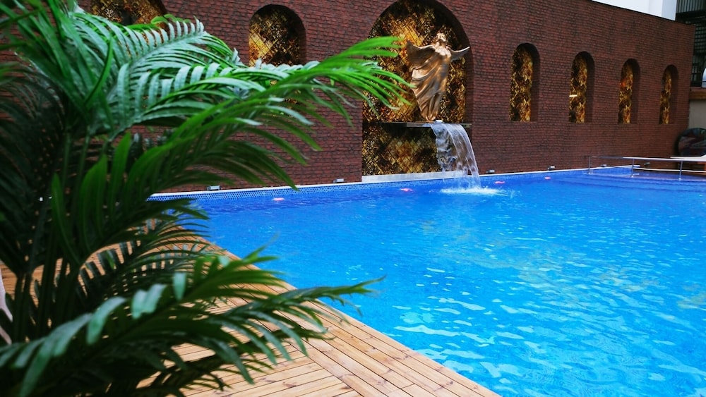 Duqqan Deluxe Hotel 56/63
