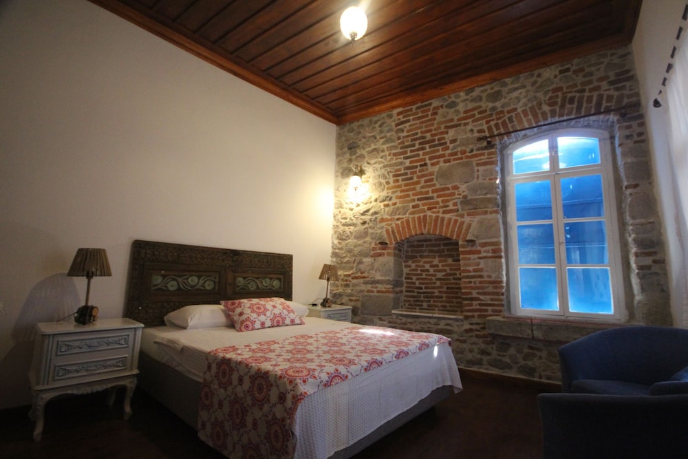 Bergama Tas Konak 10/50