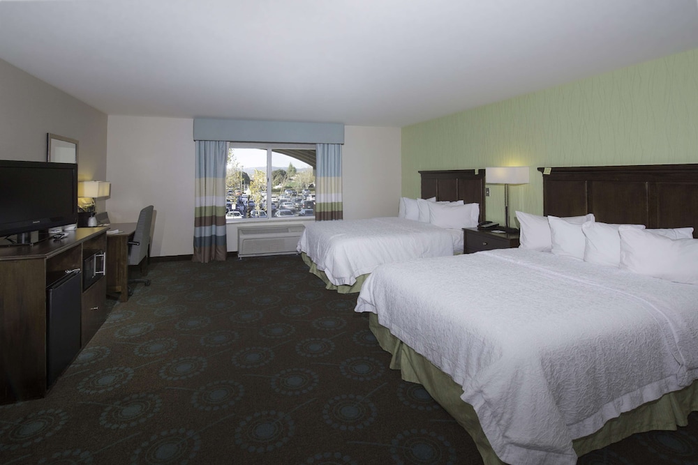 Hampton Inn and Suites Suisun City Waterfront 8/50