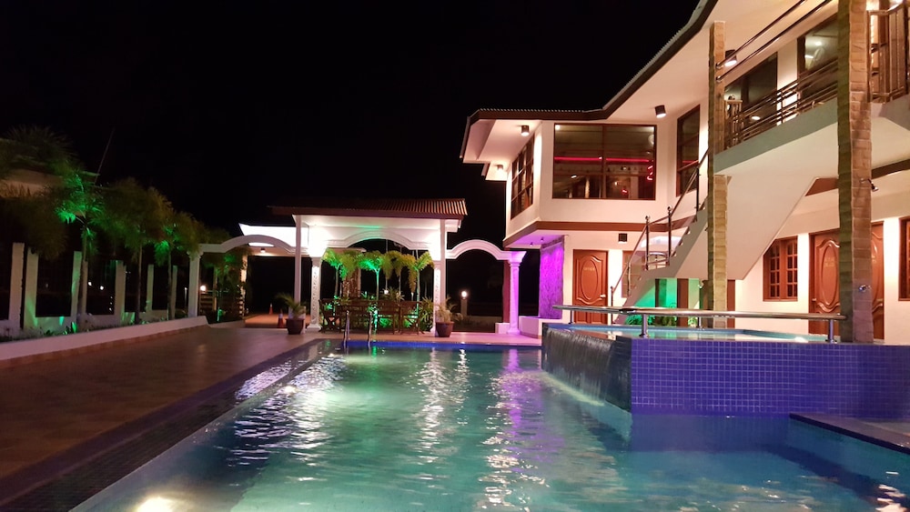 Al Safina Kijal Beach Resort & Restaurant 5/47