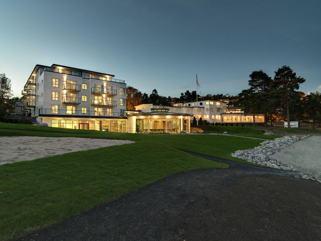Strand Hotel Fevik 4/80