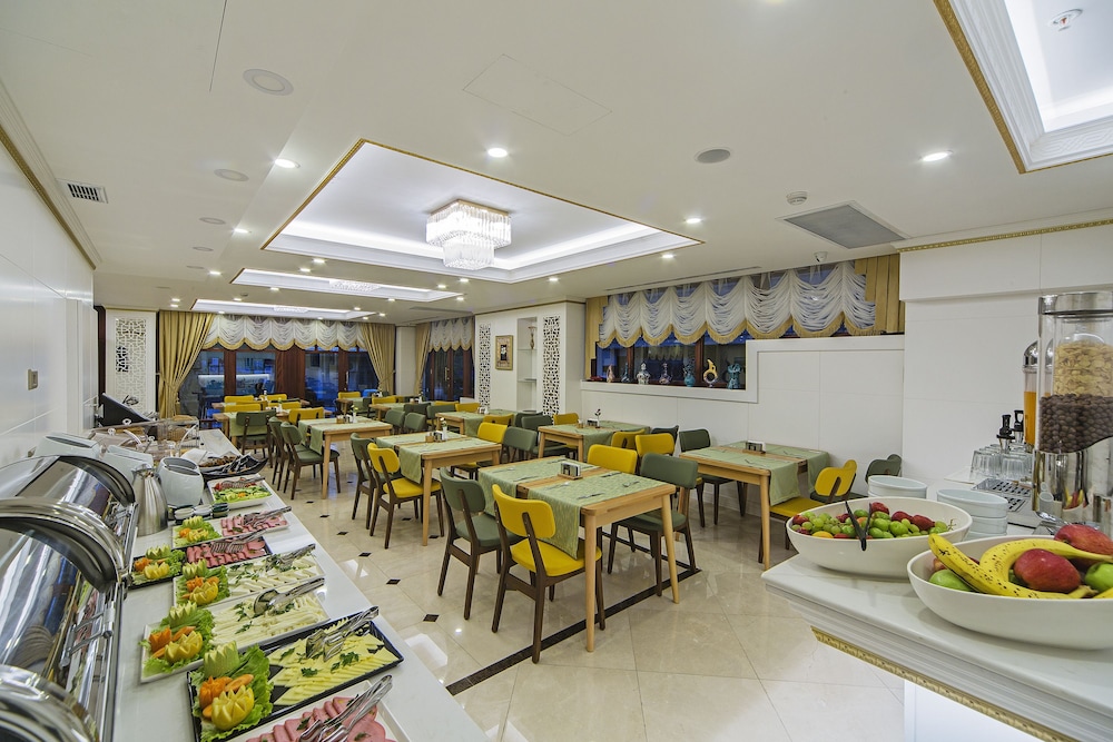 Grand Naki Hotel 36/44