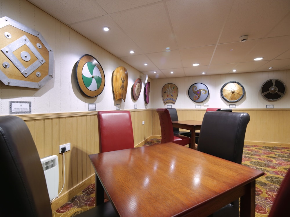 Brae Hotel 35/50