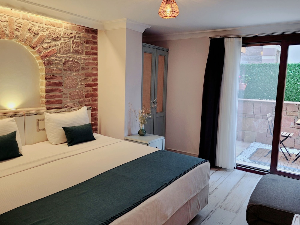 Cunda Rooms Butik Otel 4/25