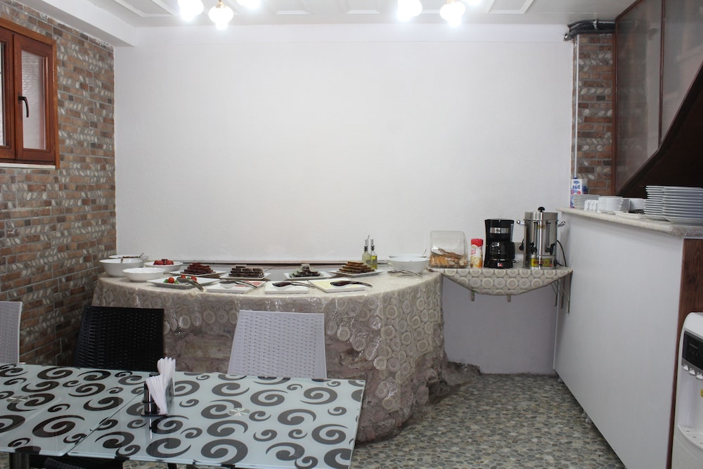 Nuray Hotel 11/54