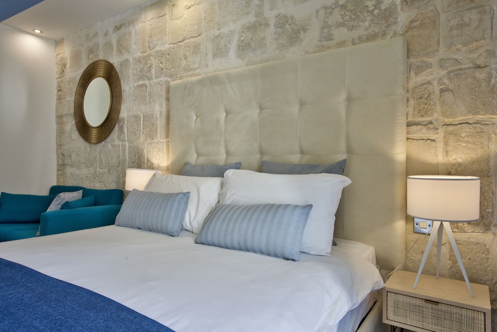 Barrakka Suites 15/50