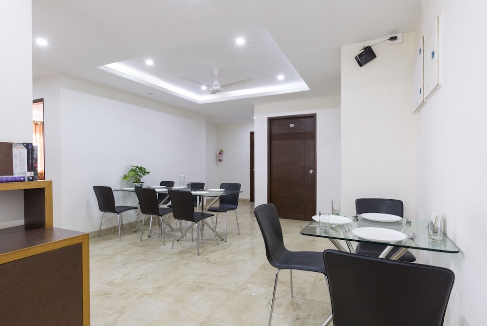 THE SANCTUM SUITES 39/43