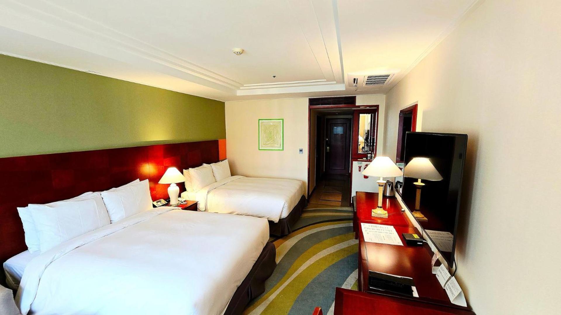 Deluxe, Family, Single, 2 Double Beds
