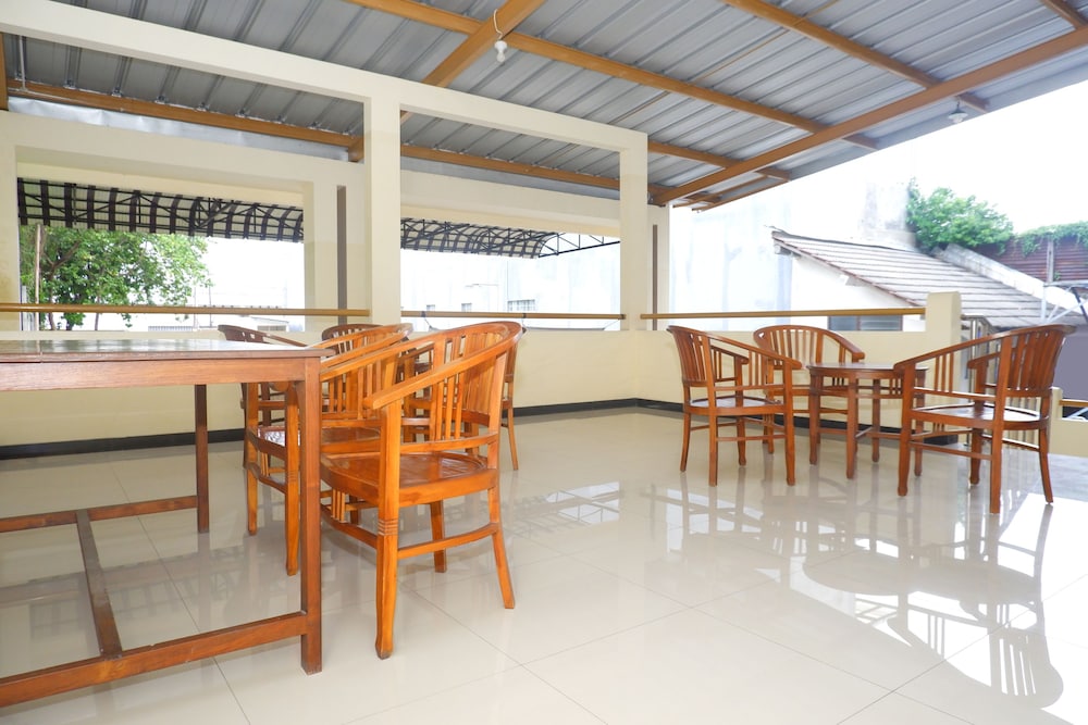 Oyo 856 Hotel Pelangi Indah 8/14