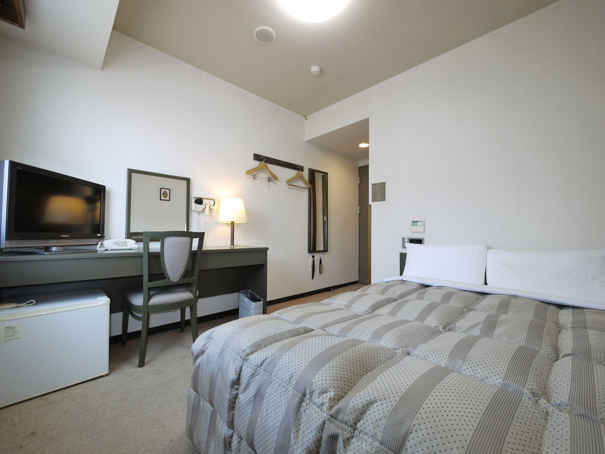 Room, Double Bed, Electronic Cigarette Only, Smoking