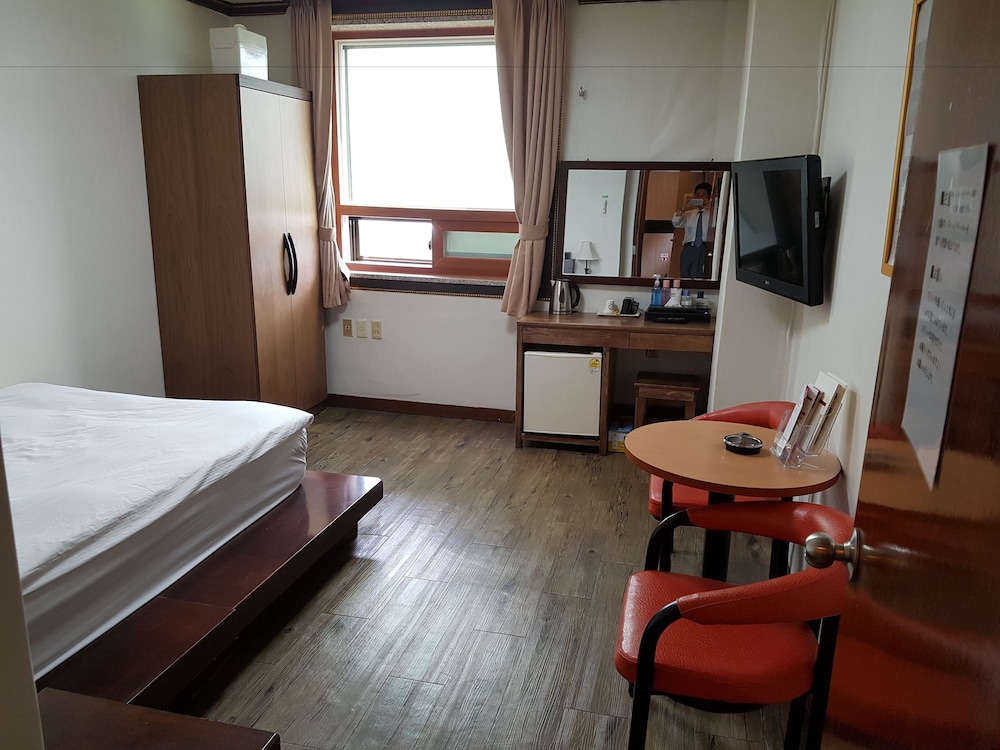 Yeongbin Hotel Youngbin Hotel 10/33