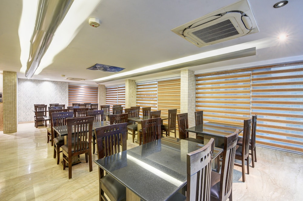 Mayur Hotel 35/49