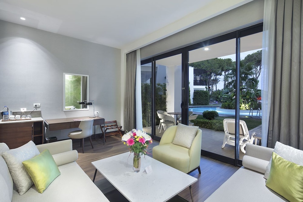 Trendy Lara Hotel 37/67