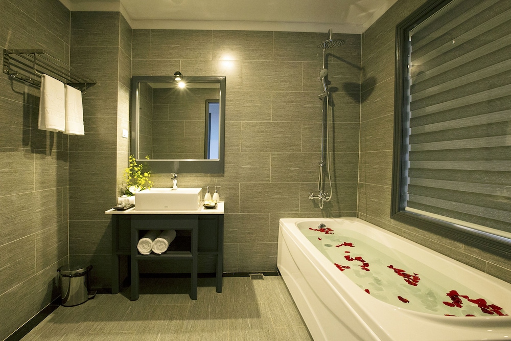Ivy Villa 38/49