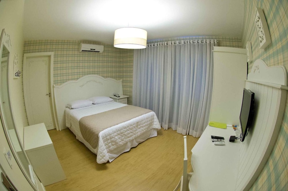 HOTEL OMA ZITA 12/32