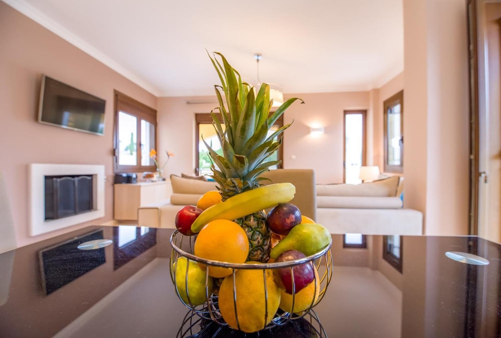 Casa Leone Suites 30/50