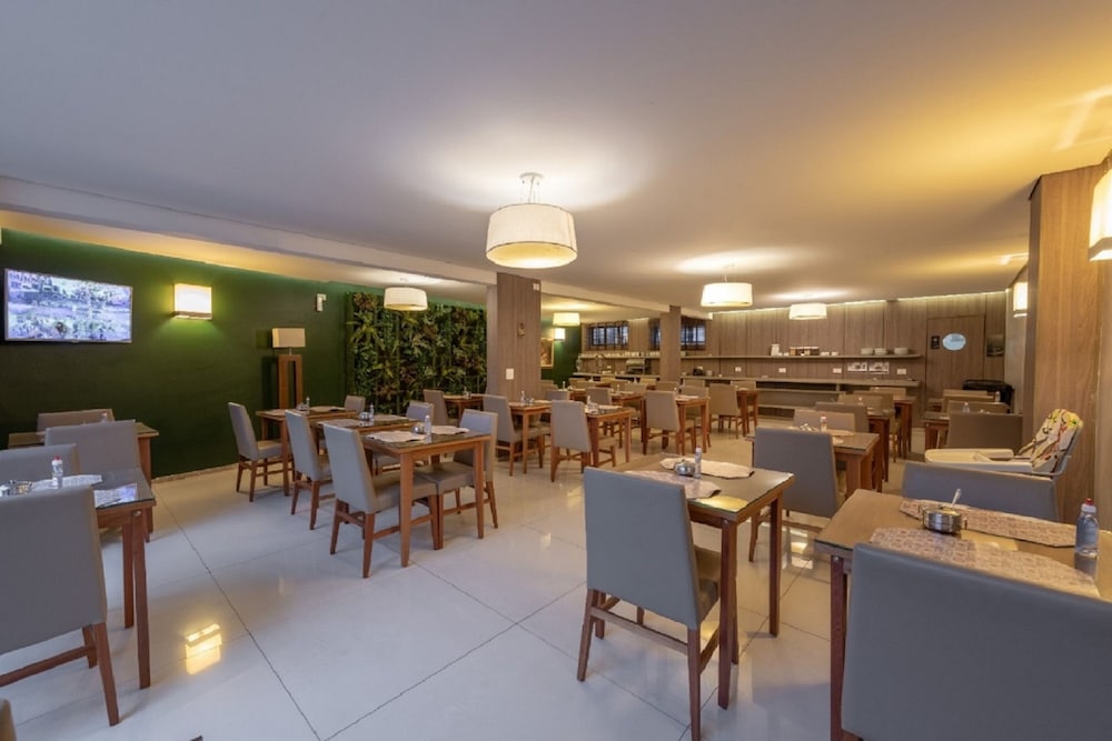 CLASS HOTEL GUAXUPE 32/50