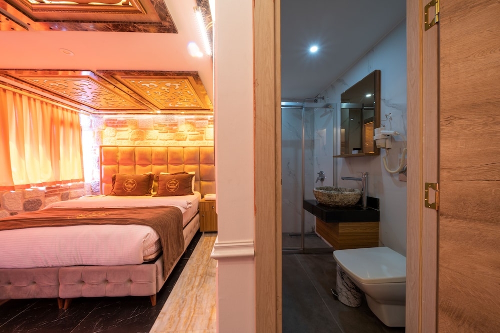 Holiday Business Otel 39/41